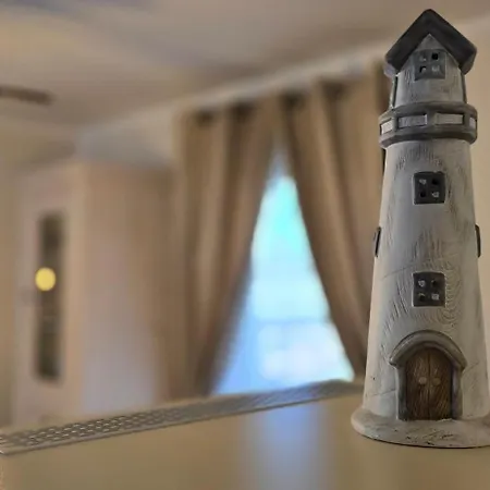 W17 0 N Apartment *
